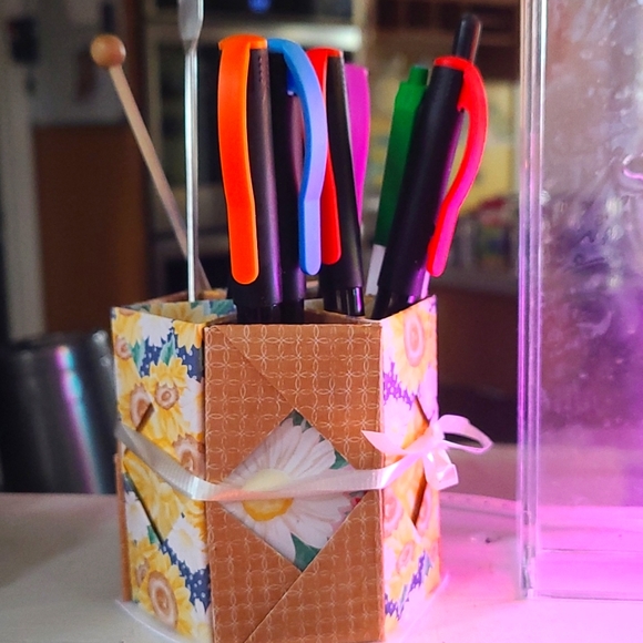 Handmade Origami Pencil Holder, Desk Organizer, Sunflower or Polka Dot - Picture 5 of 5
